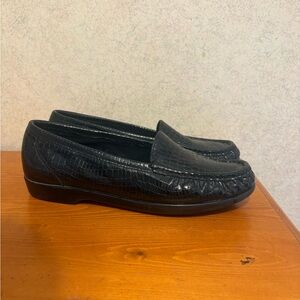 SAS Simplify Black Croc-Embossed Leather Loafers Womens Size 7.5 Comfort Shoes